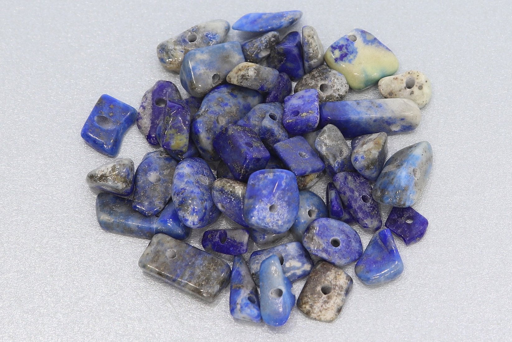 Lapis Lazuli B-Qualität Edelstein Splitter gebohrt für Schmuck Herstellung OS165