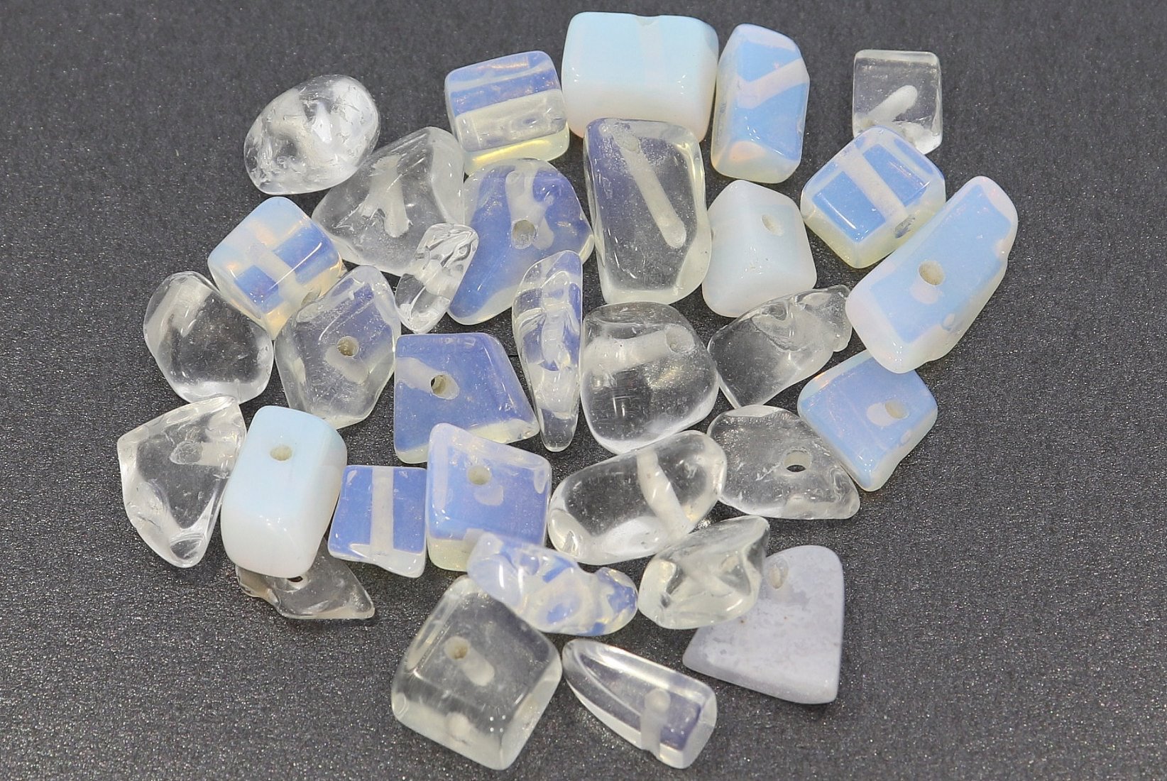 Opal glas Edelstein Splitter gebohrt für Schmuck Herstellung OS148
