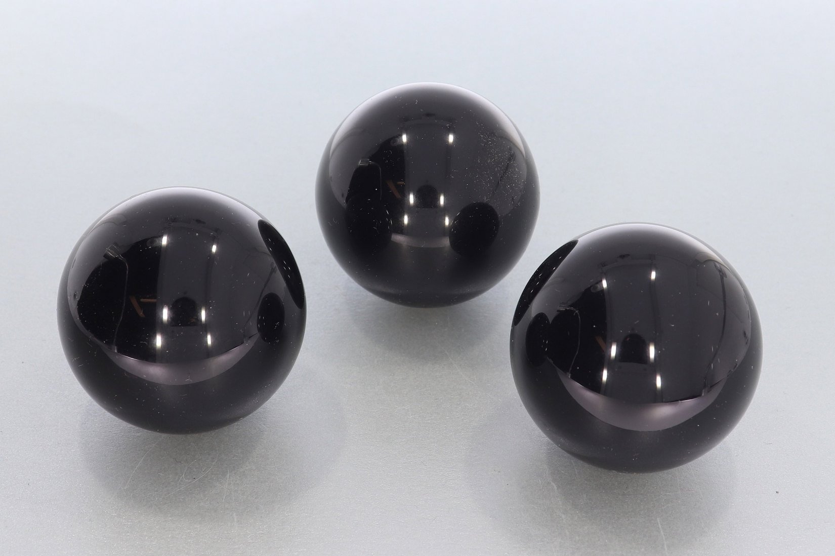 Edelstein Kugel 40mm Obsidian & Ständer - Massagekugel Wellnesskugel Dekoration