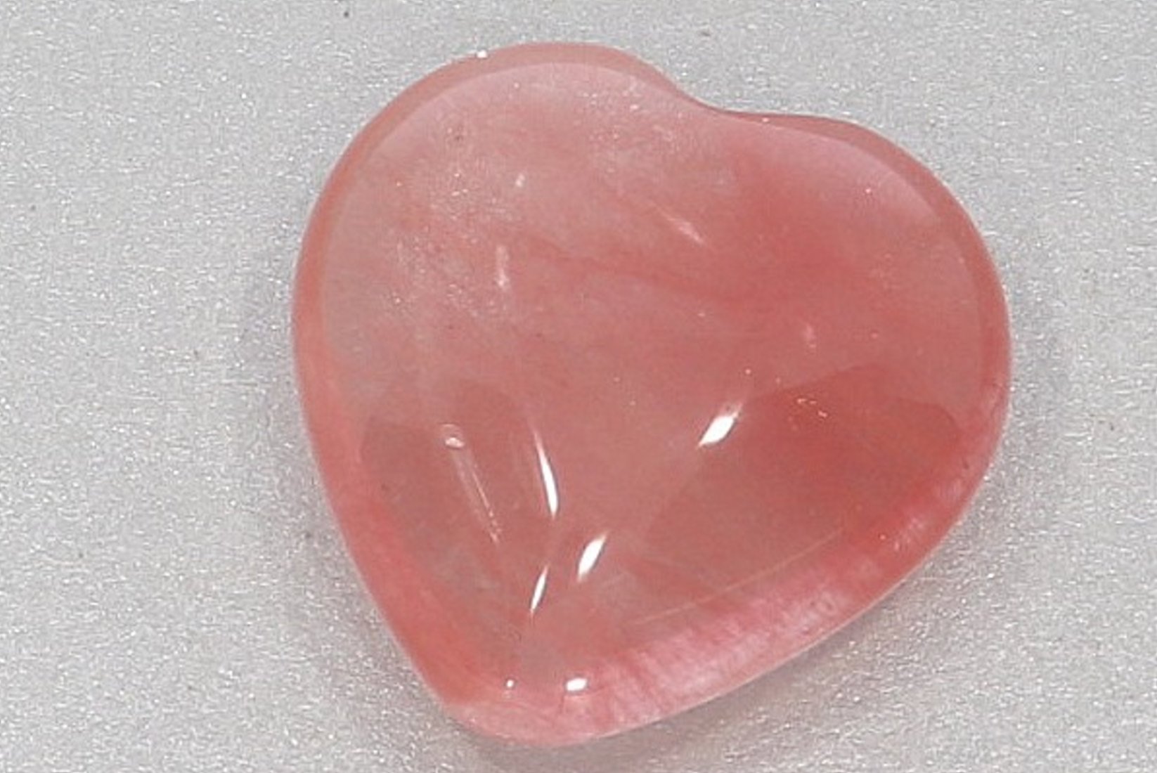 Herz aus Erdbeerquarz 25x25mm Handschmeichler Taschenstein HS444