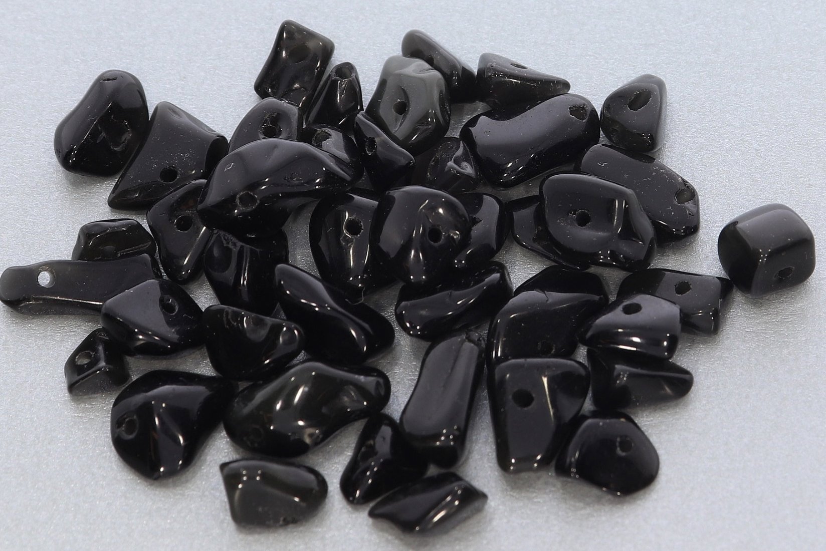 Obsidian schwarz Edelstein Splitter gebohrt für Schmuck Herstellung OS246