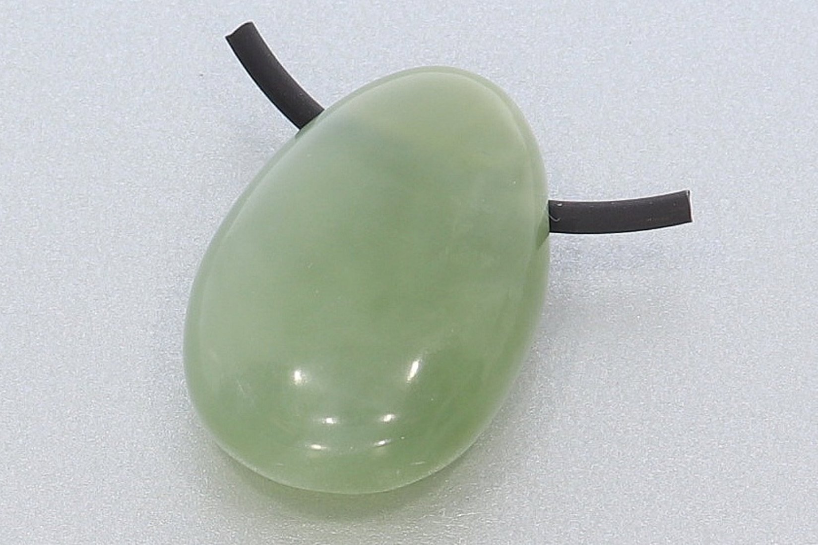 Jade grün Trommelstein Tropfen Anhänger 30x20mm inkl. Lederband TS114