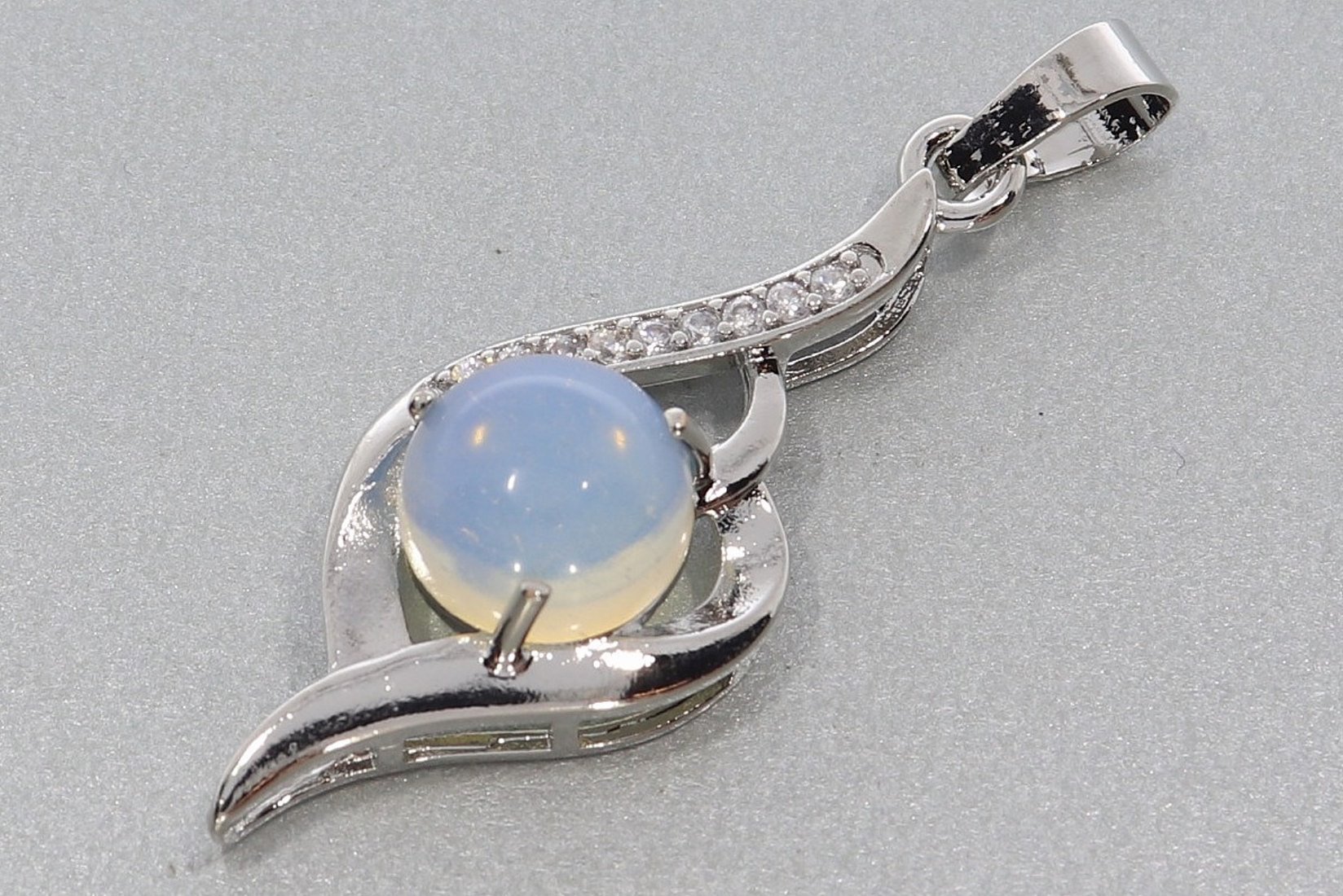 Opal glas mit silber Fassung Schmuck Anhänger 43x15mm- HS329