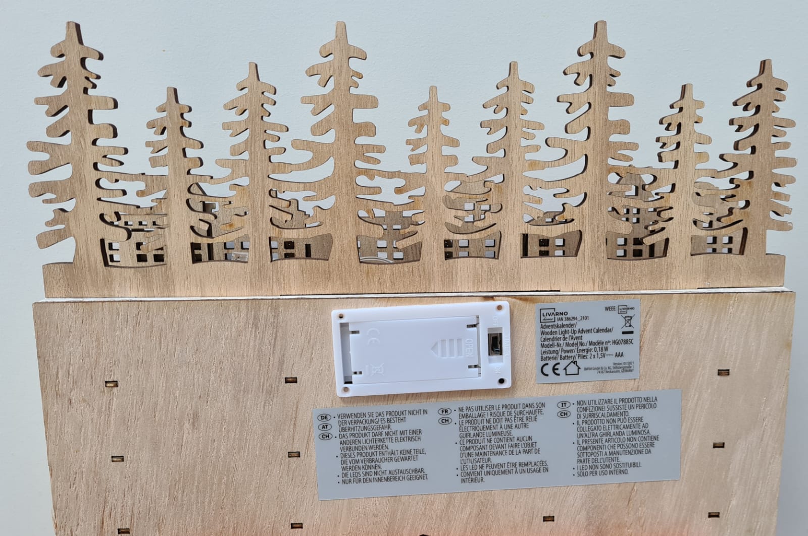 Adventskalender Holz gefüllt mit Lampe - Edelsteine Schatzkiste Sammelbuch & Sticker AK031